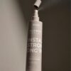 Indola Blonde Expert Insta Strong Restoring Spray 300ml - Sfeerbeeld 3 Vakkappers