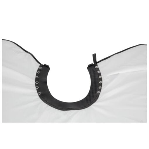 Gamma+ WHITE Cutting Cape With Silicon Collar - Sfeerbeeld 2 Vakkappers