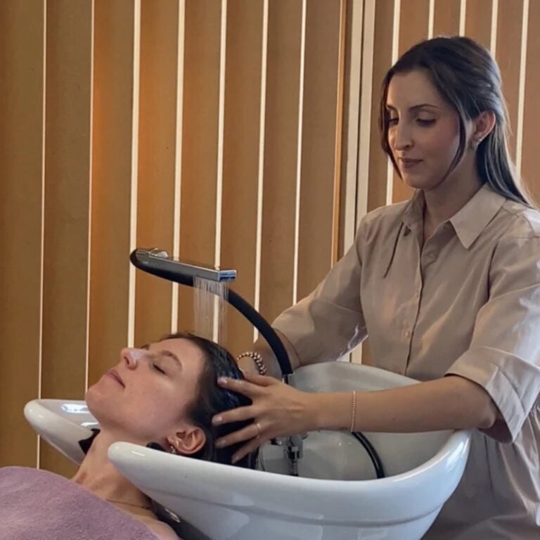 Salon Ambience Head Spa - Hero Vakkappers