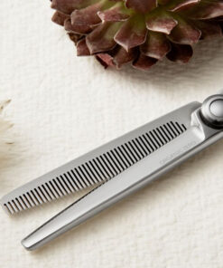 Tondeo Premium Line Orgaenic Zero 42 Coupeschaar - Sfeerbeeld Vakkappers