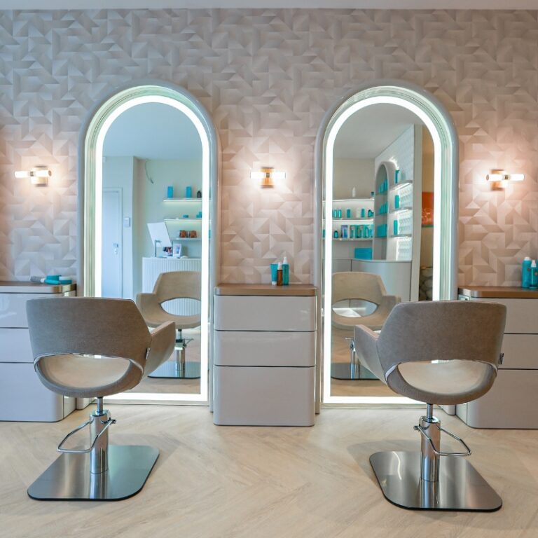 Glam Volendam Kaptafel - Hero Vakkappers